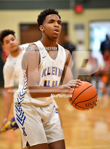 Thumbnail 3 in Cypress Lakes vs. Klein (UIL 6A Bi-District Playoff) photogallery.