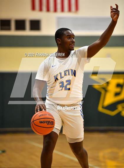 Thumbnail 2 in Cypress Lakes vs. Klein (UIL 6A Bi-District Playoff) photogallery.
