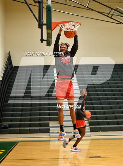 Thumbnail 1 in Cypress Lakes vs. Klein (UIL 6A Bi-District Playoff) photogallery.