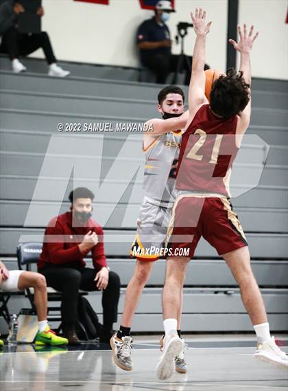 Thumbnail 1 in Cantwell-Sacred Heart of Mary vs Oaks Christian photogallery.