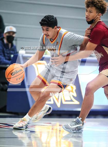 Thumbnail 2 in Cantwell-Sacred Heart of Mary vs Oaks Christian photogallery.