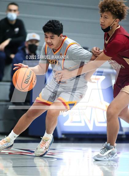 Thumbnail 3 in Cantwell-Sacred Heart of Mary vs Oaks Christian photogallery.