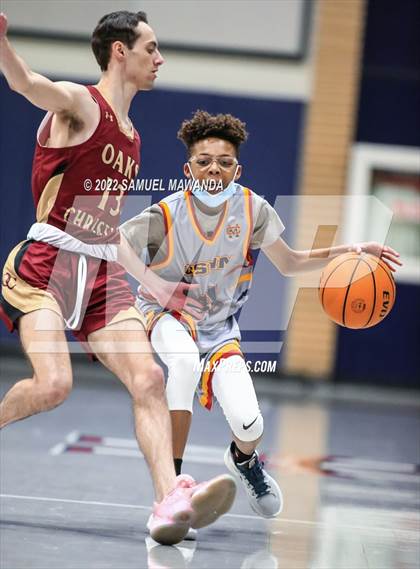 Thumbnail 1 in Cantwell-Sacred Heart of Mary vs Oaks Christian photogallery.