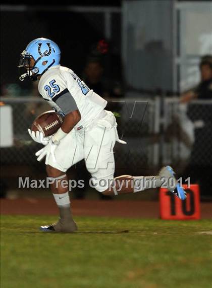 Thumbnail 2 in San Pedro vs. Carson (CIF LACS D1 Playoffs) photogallery.