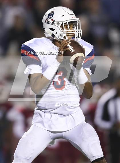 Thumbnail 2 in John Ehret vs. Destrehan (LHSAA 5A Quarterfinal Playoff) photogallery.