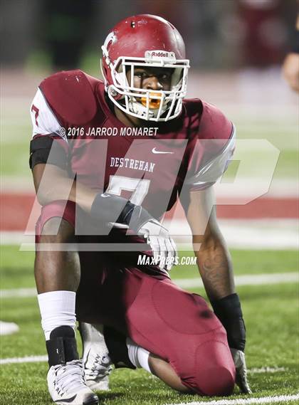 Thumbnail 2 in John Ehret vs. Destrehan (LHSAA 5A Quarterfinal Playoff) photogallery.