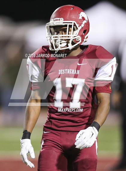Thumbnail 2 in John Ehret vs. Destrehan (LHSAA 5A Quarterfinal Playoff) photogallery.