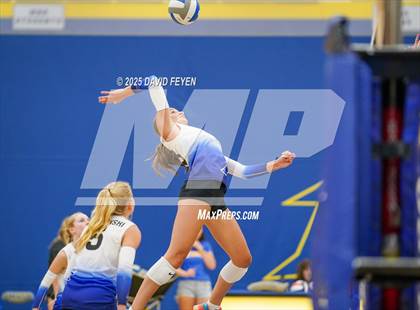 Thumbnail 1 in Kettle Moraine @ Mukwonago photogallery.