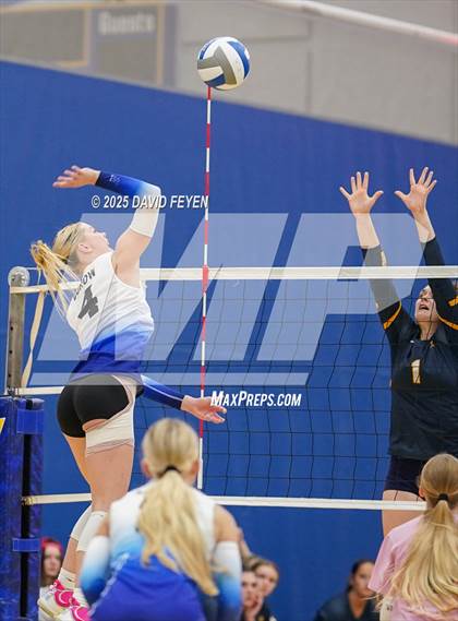 Thumbnail 2 in Kettle Moraine @ Mukwonago photogallery.