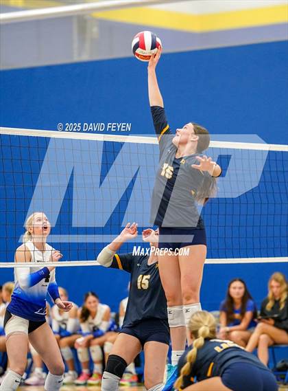 Thumbnail 2 in Kettle Moraine @ Mukwonago photogallery.