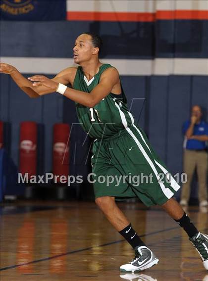 Thumbnail 3 in St. Mary's vs. Sacramento (CIF SJS D3 Playoffs) photogallery.