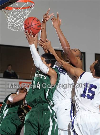 Thumbnail 2 in St. Mary's vs. Sacramento (CIF SJS D3 Playoffs) photogallery.