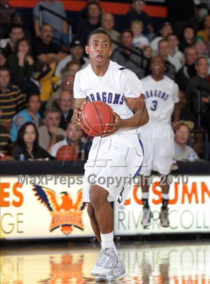 Thumbnail 2 in St. Mary's vs. Sacramento (CIF SJS D3 Playoffs) photogallery.