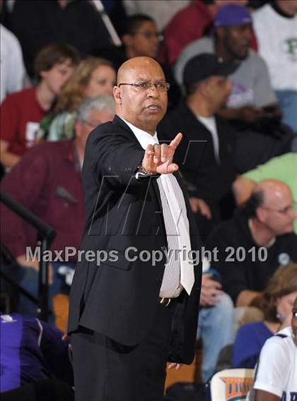 Thumbnail 3 in St. Mary's vs. Sacramento (CIF SJS D3 Playoffs) photogallery.