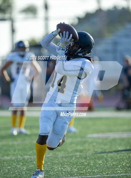 Thumbnail 1 in Millikan @ Carlsbad photogallery.