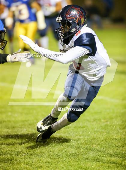 Thumbnail 3 in Great Oak @ Serrano photogallery.