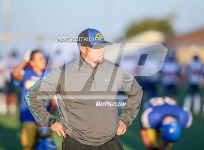 Thumbnail 2 in Great Oak @ Serrano photogallery.