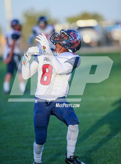 Thumbnail 1 in Great Oak @ Serrano photogallery.