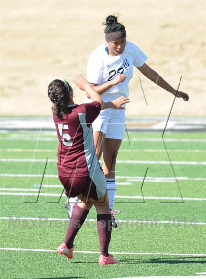 Thumbnail 2 in Midland Lee vs Abilene photogallery.