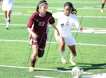Thumbnail 2 in Midland Lee vs Abilene photogallery.