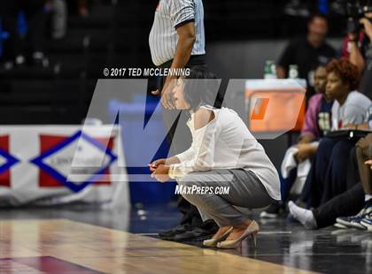 Thumbnail 2 in Earle vs. Marked Tree (AAA 2A Final) photogallery.