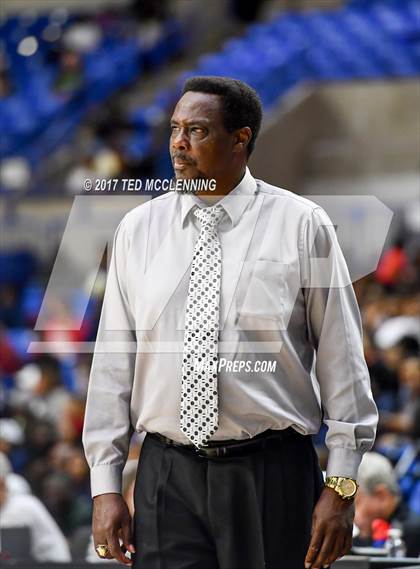 Thumbnail 1 in Earle vs. Marked Tree (AAA 2A Final) photogallery.