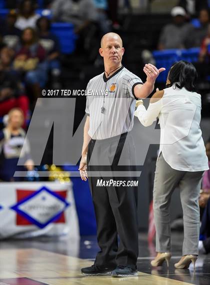 Thumbnail 2 in Earle vs. Marked Tree (AAA 2A Final) photogallery.