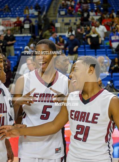 Thumbnail 2 in Earle vs. Marked Tree (AAA 2A Final) photogallery.