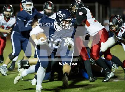 Thumbnail 1 in Meadville vs Oil City (PIAA D10 5A Championship) photogallery.