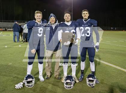 Thumbnail 3 in Meadville vs Oil City (PIAA D10 5A Championship) photogallery.
