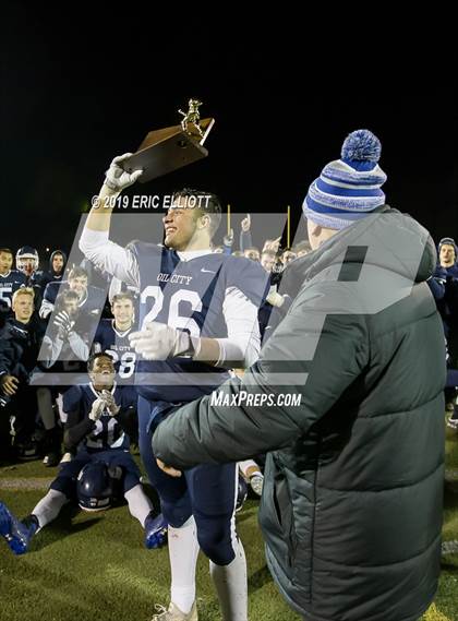 Thumbnail 1 in Meadville vs Oil City (PIAA D10 5A Championship) photogallery.