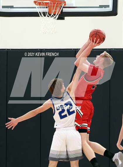 Thumbnail 1 in Page vs. Snowflake (AIA 3A Final) photogallery.