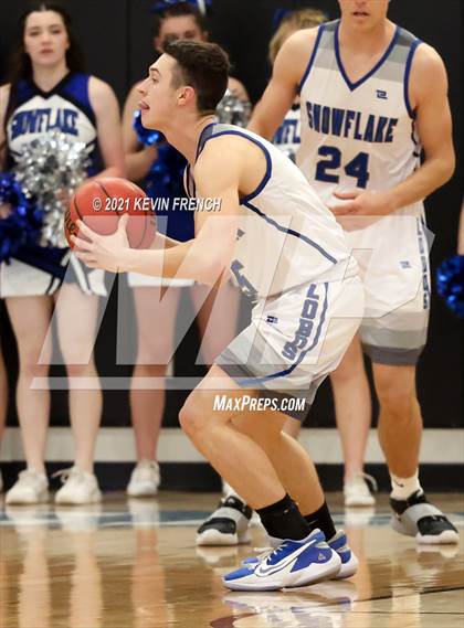 Thumbnail 2 in Page vs. Snowflake (AIA 3A Final) photogallery.