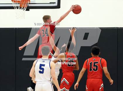 Thumbnail 2 in Page vs. Snowflake (AIA 3A Final) photogallery.