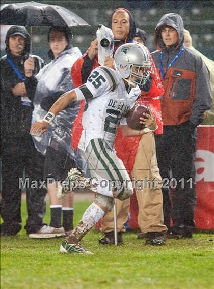 Thumbnail 2 in De La Salle vs. Servite (CIF State Open Division Final) photogallery.