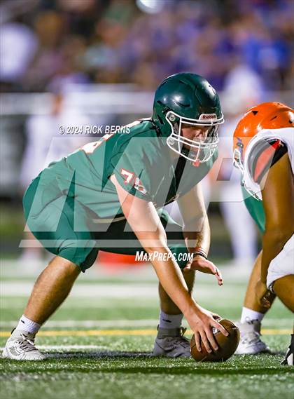 Thumbnail 2 in The Woodlands (green) vs Grand Oaks (blue) photogallery.