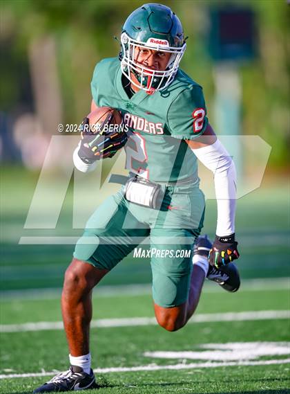 Thumbnail 2 in The Woodlands (green) vs Grand Oaks (blue) photogallery.