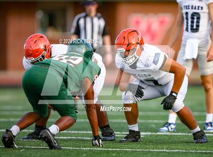 Thumbnail 1 in The Woodlands (green) vs Grand Oaks (blue) photogallery.