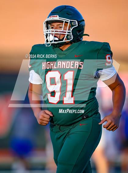 Thumbnail 3 in The Woodlands (green) vs Grand Oaks (blue) photogallery.