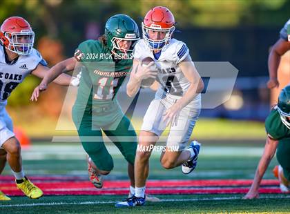 Thumbnail 2 in The Woodlands (green) vs Grand Oaks (blue) photogallery.