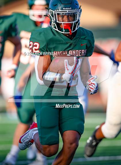 Thumbnail 2 in The Woodlands (green) vs Grand Oaks (blue) photogallery.