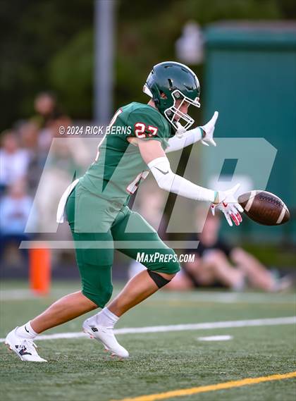 Thumbnail 1 in The Woodlands (green) vs Grand Oaks (blue) photogallery.