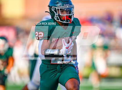 Thumbnail 1 in The Woodlands (green) vs Grand Oaks (blue) photogallery.