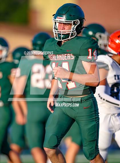 Thumbnail 2 in The Woodlands (green) vs Grand Oaks (blue) photogallery.