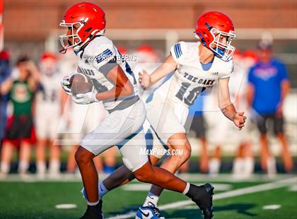 Thumbnail 3 in The Woodlands (green) vs Grand Oaks (blue) photogallery.