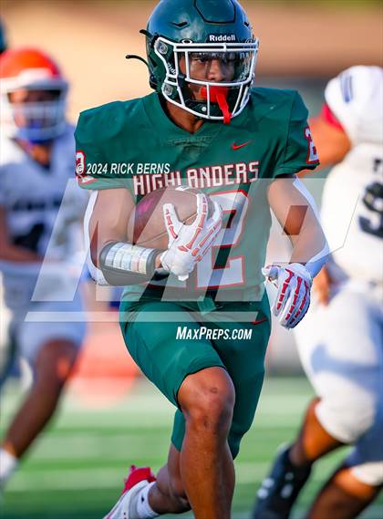 Thumbnail 3 in The Woodlands (green) vs Grand Oaks (blue) photogallery.