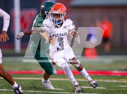 Thumbnail 3 in The Woodlands (green) vs Grand Oaks (blue) photogallery.