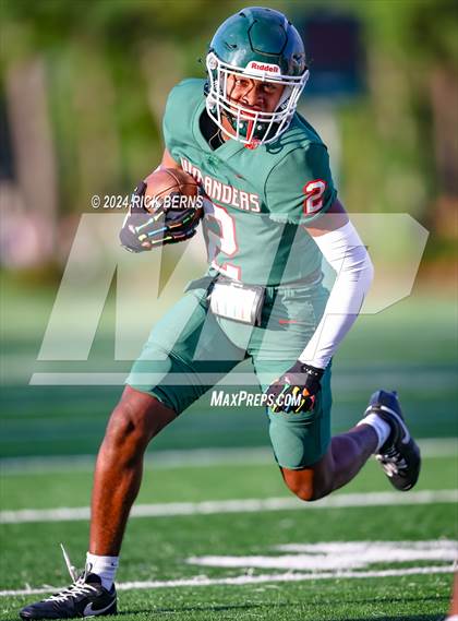 Thumbnail 1 in The Woodlands (green) vs Grand Oaks (blue) photogallery.