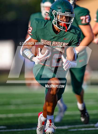 Thumbnail 1 in The Woodlands (green) vs Grand Oaks (blue) photogallery.