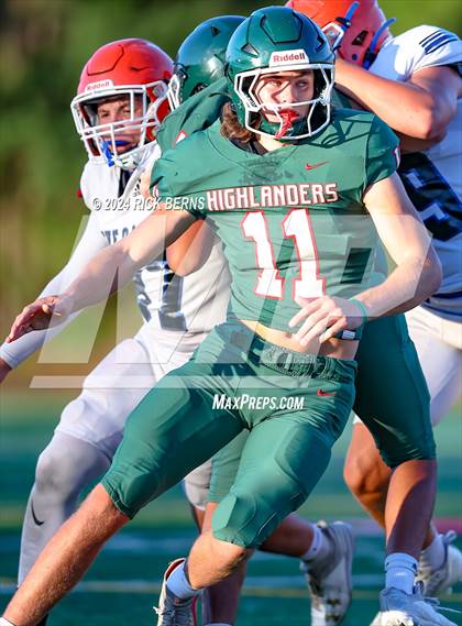 Thumbnail 1 in The Woodlands (green) vs Grand Oaks (blue) photogallery.